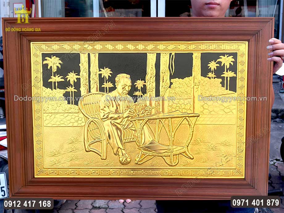 Khung tranh bằng gỗ tự nhi&ecirc;n v&ocirc; c&ugrave;ng chắc chắn